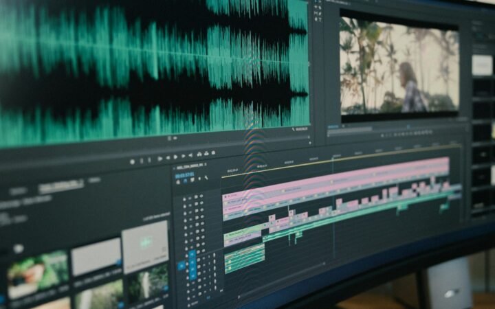 Claude ile Videonuzu Konuşarak Kurgulayın: Split Screen, Ses Efekti ve İnfografik Dahil Adım Adım Rehber