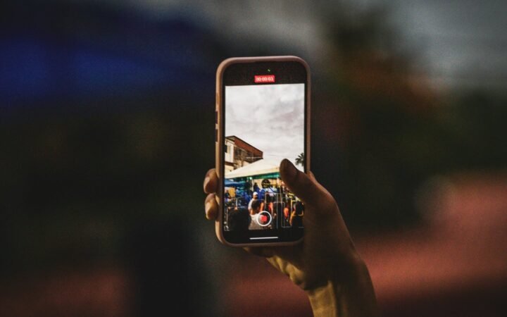 Konuşurken Saatin, Telefonun, Kıyafetin Değişiyor: Seedance 2.5 ile Bu Videoları Nasıl Yapıyorum