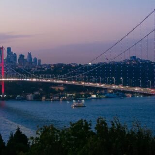 İstanbul trafiğinde uçan Tesla videosu nasıl yapılır